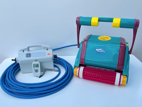 Dolphin Diagnostic PLUS Pool Robot