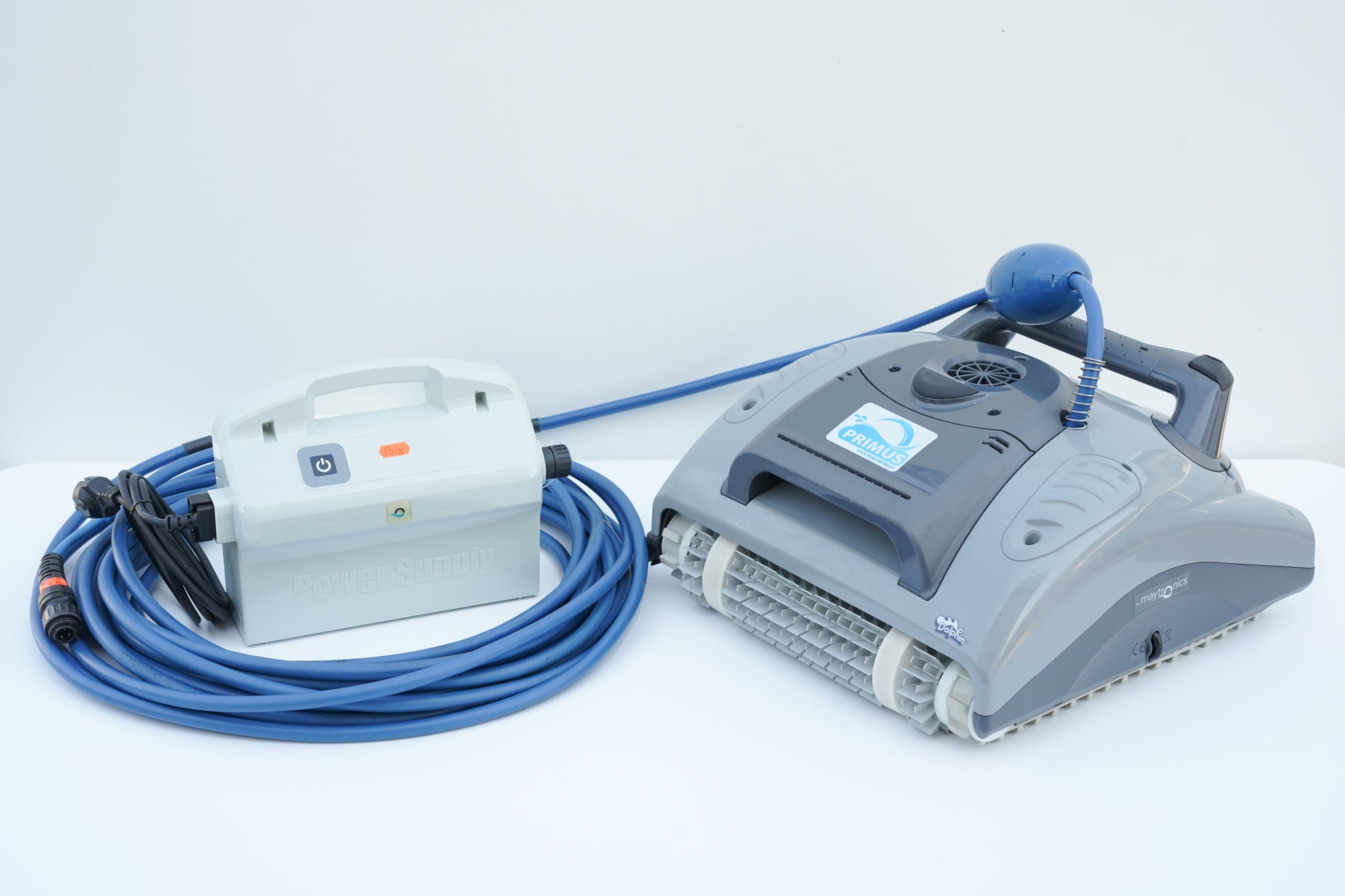 Dolphin Primus Pool Robot