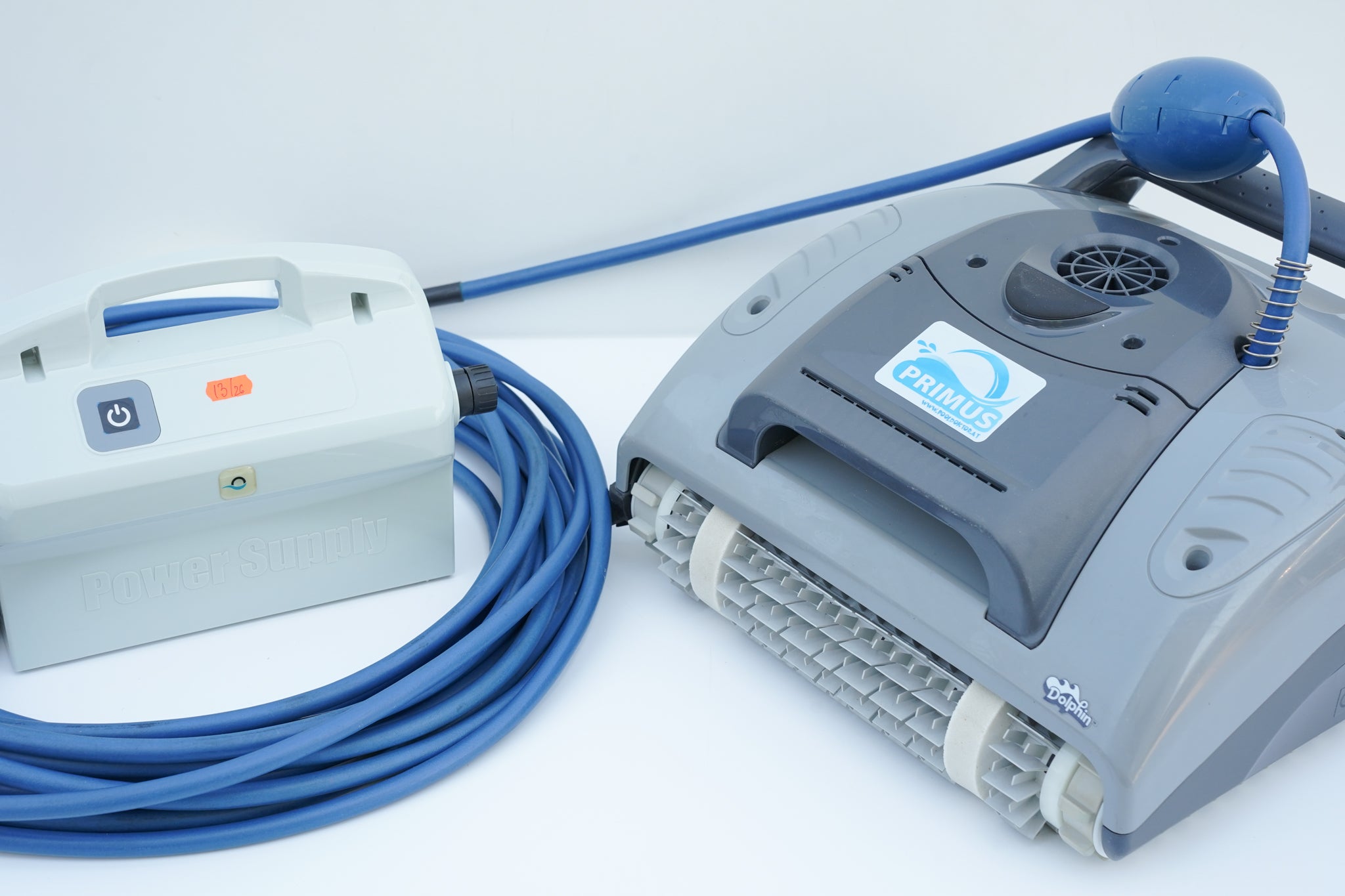 Dolphin Primus Pool Robot
