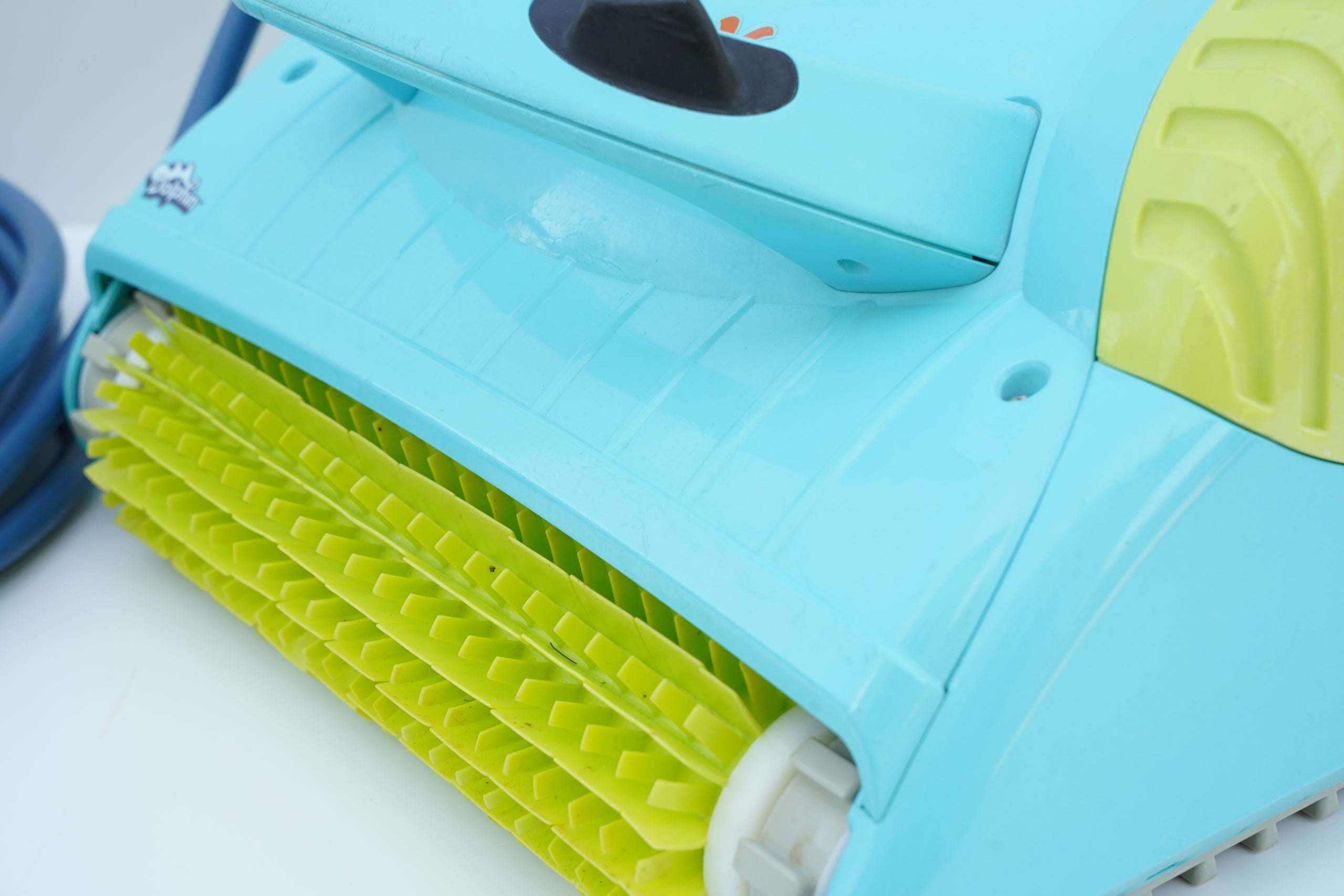 Dolphin Moby Pro Pool Robot