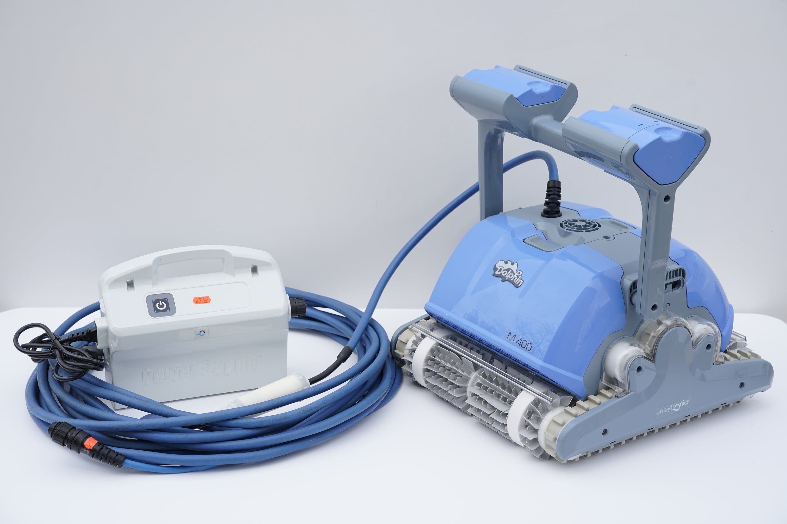Dolphin Maytronics M400 Pool Robot