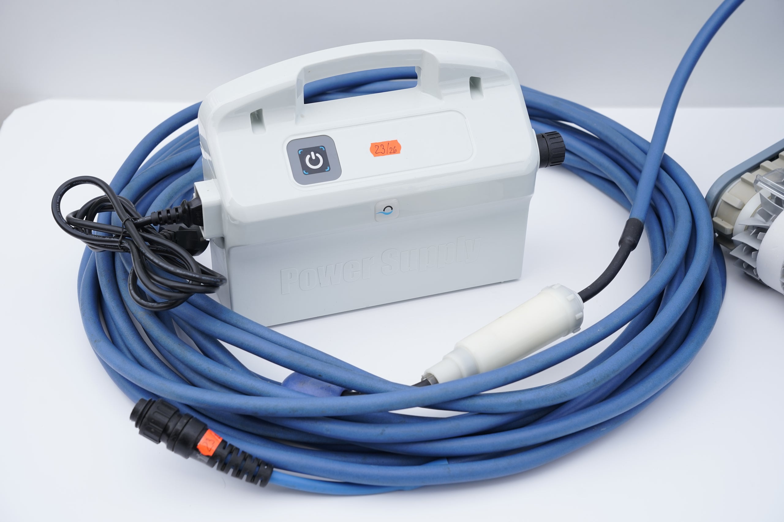 Dolphin Maytronics M400 Pool Robot