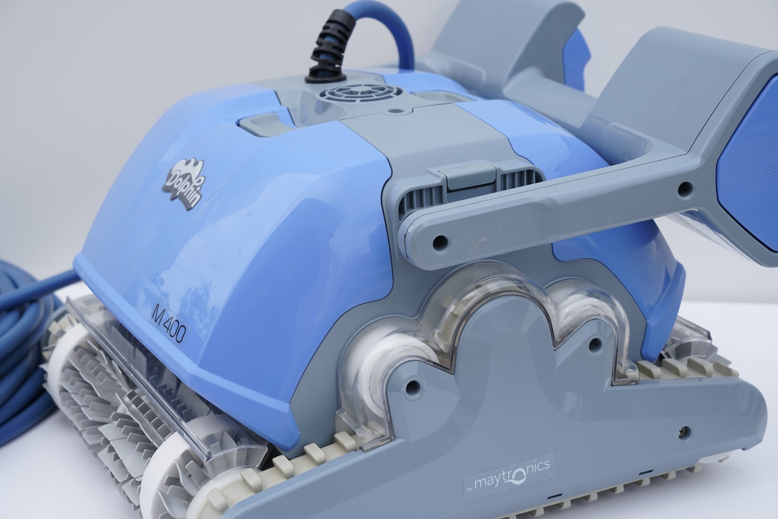 Dolphin Maytronics M400 Pool Robot
