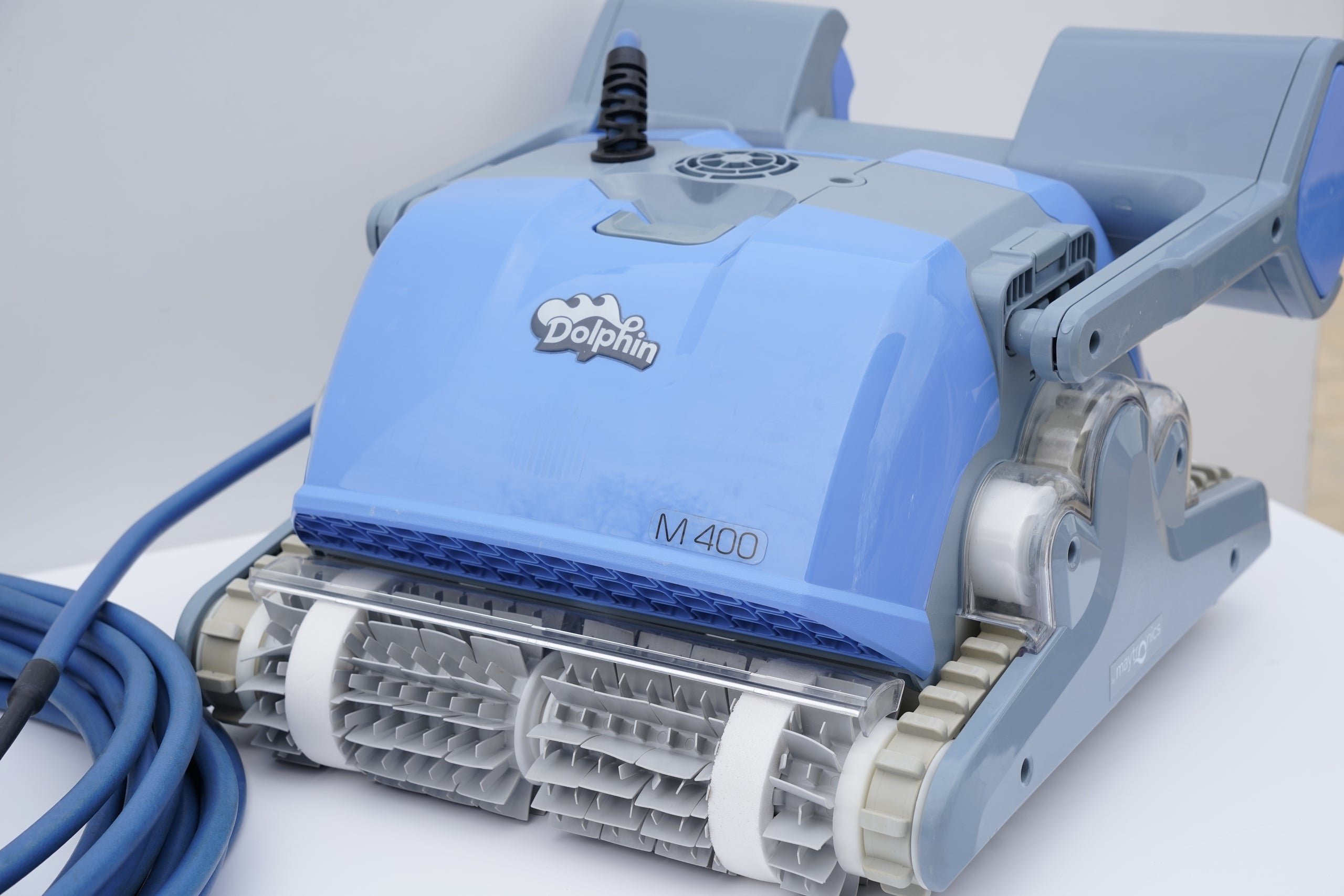 Dolphin Maytronics M400 Pool Robot