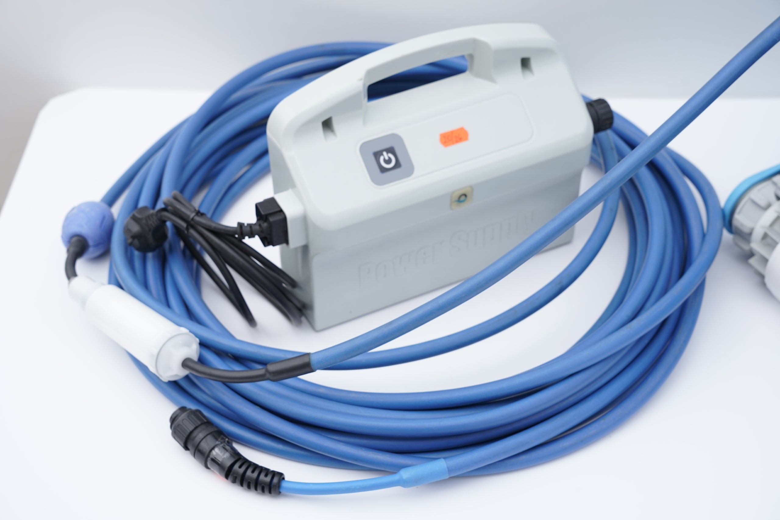Pool robot Dolphin Maytronics F60