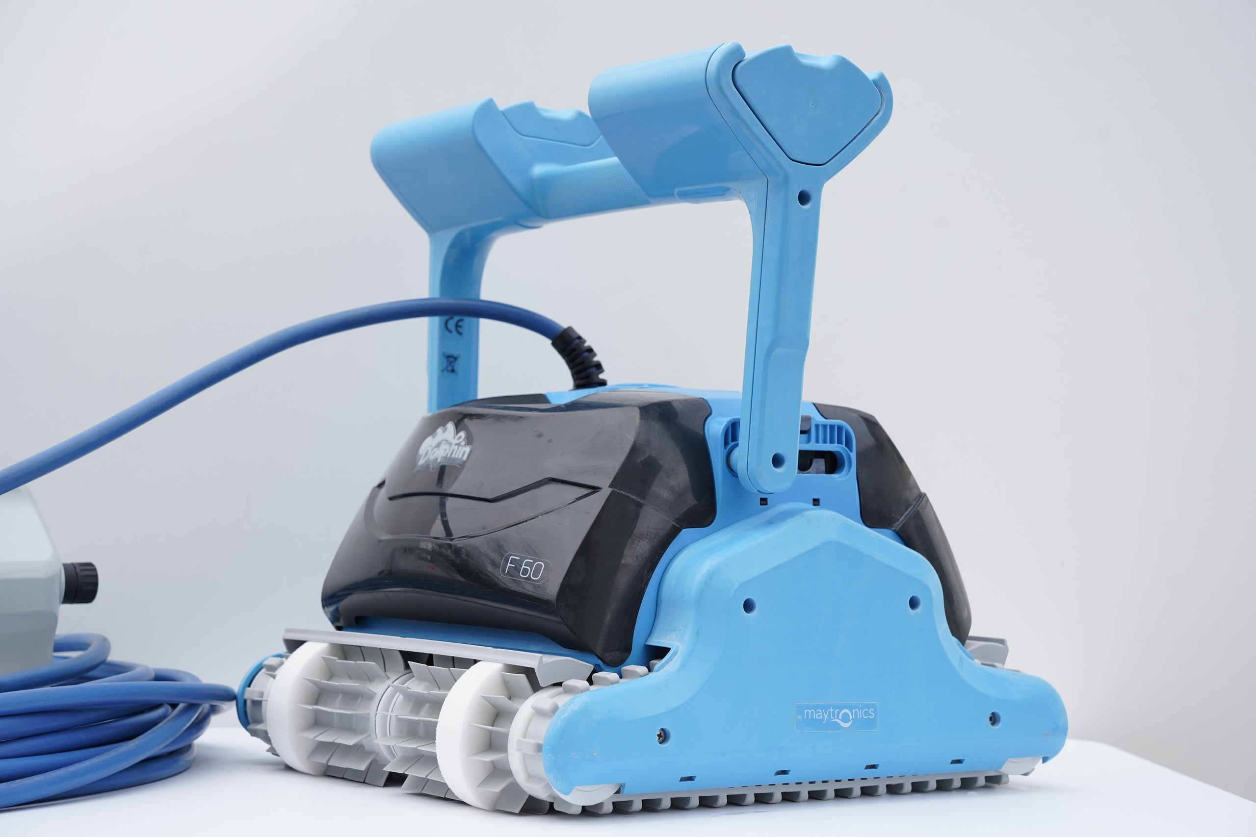 Pool robot Dolphin Maytronics F60
