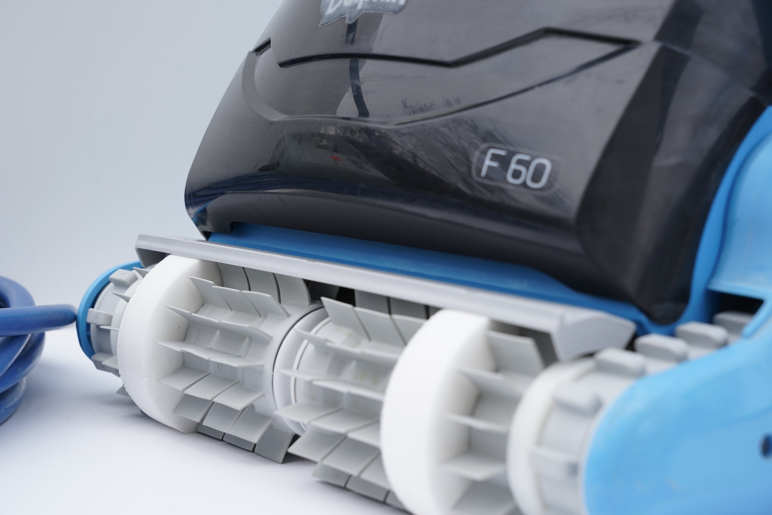 Pool robot Dolphin Maytronics F60