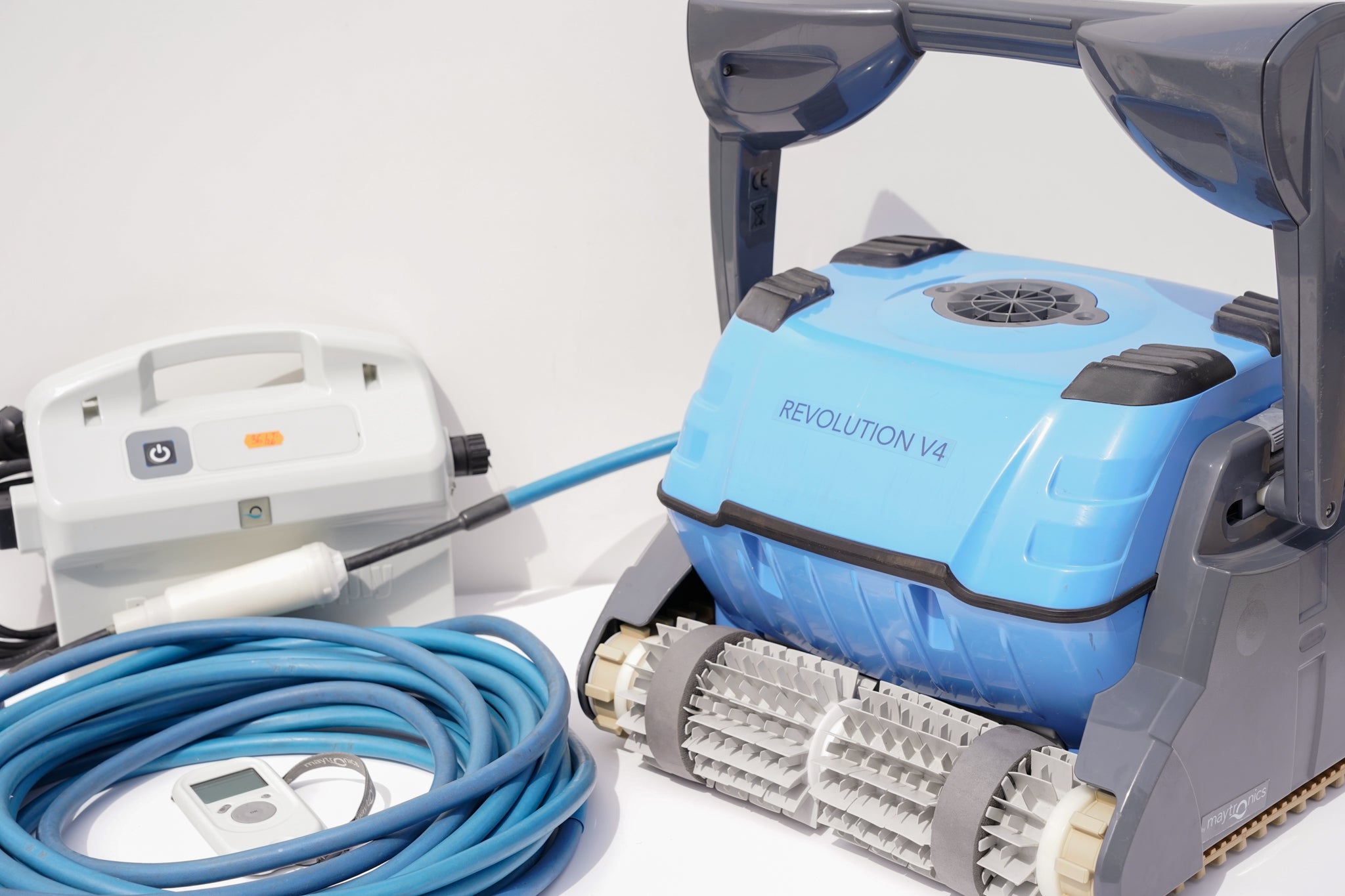 Robot piscina Dolphin Revolution V4