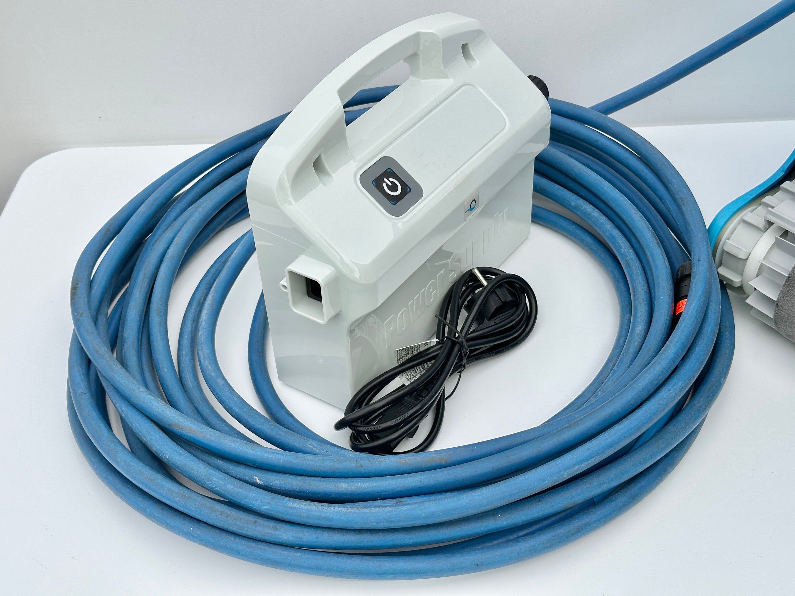Robot piscine Dolphin Maytronics F60