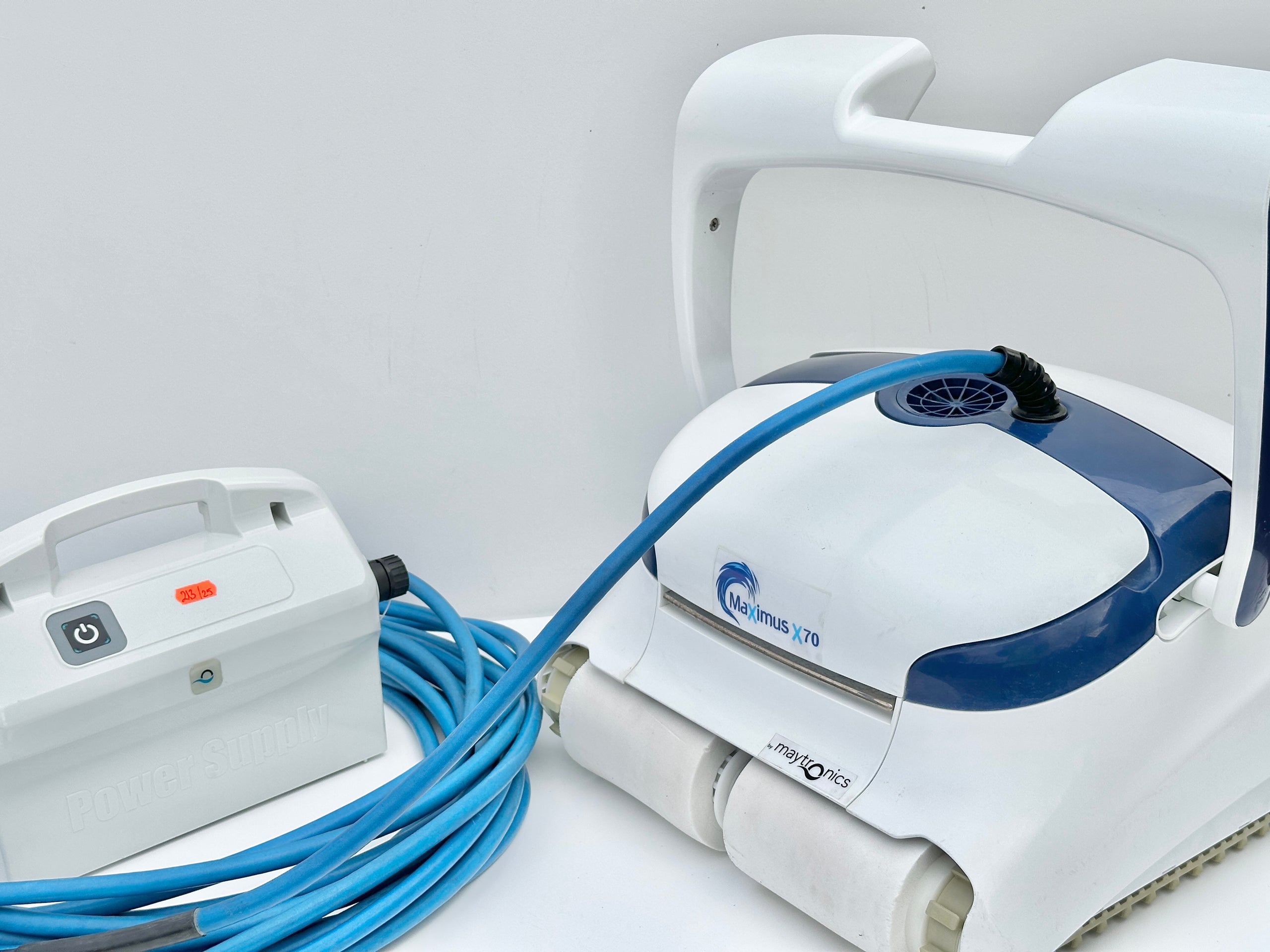 Pool robot Dolphin Maytronics Maximus X70