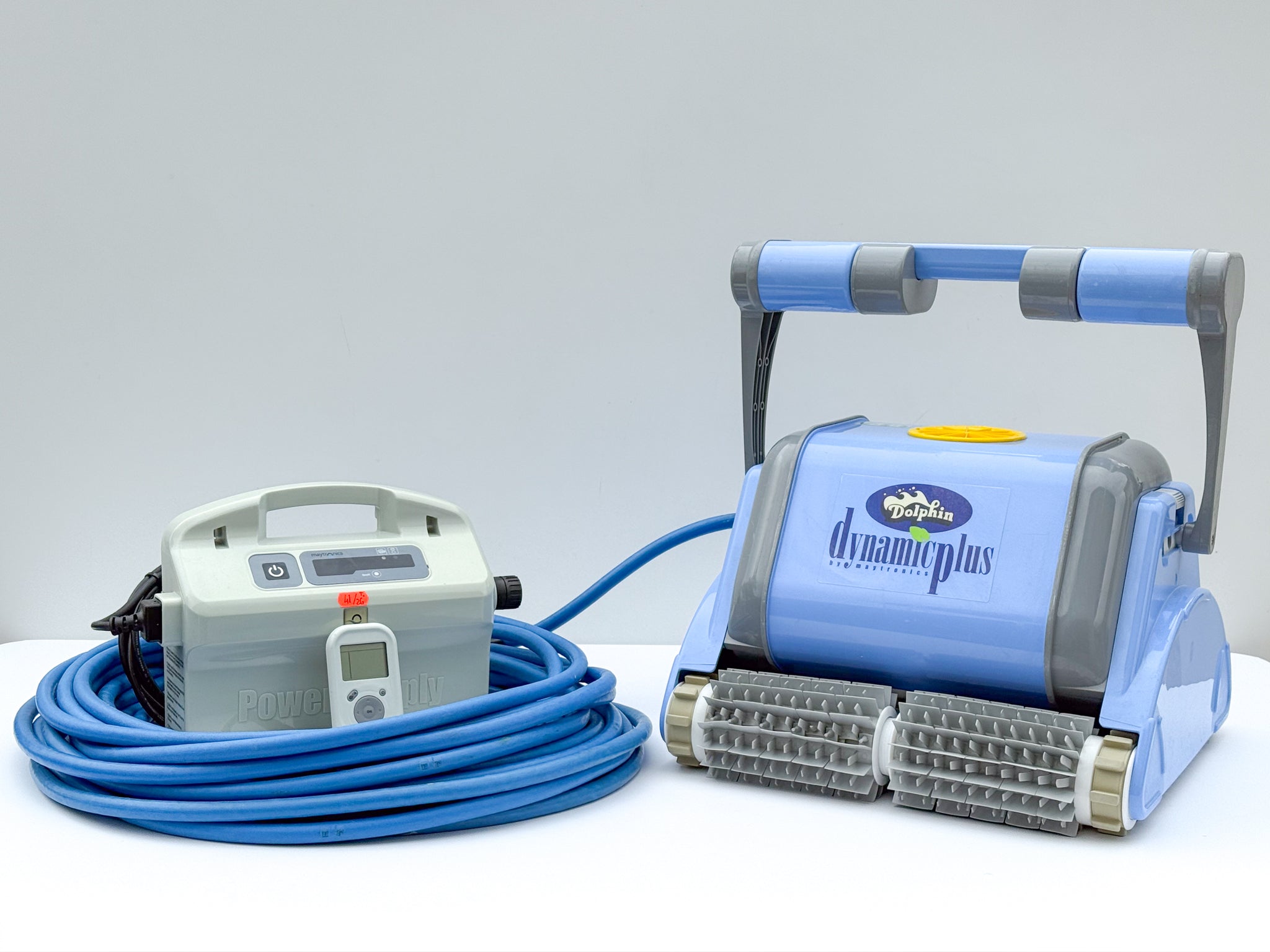 Dolphin Dynamic Plus Pool Robot with Remote Control
