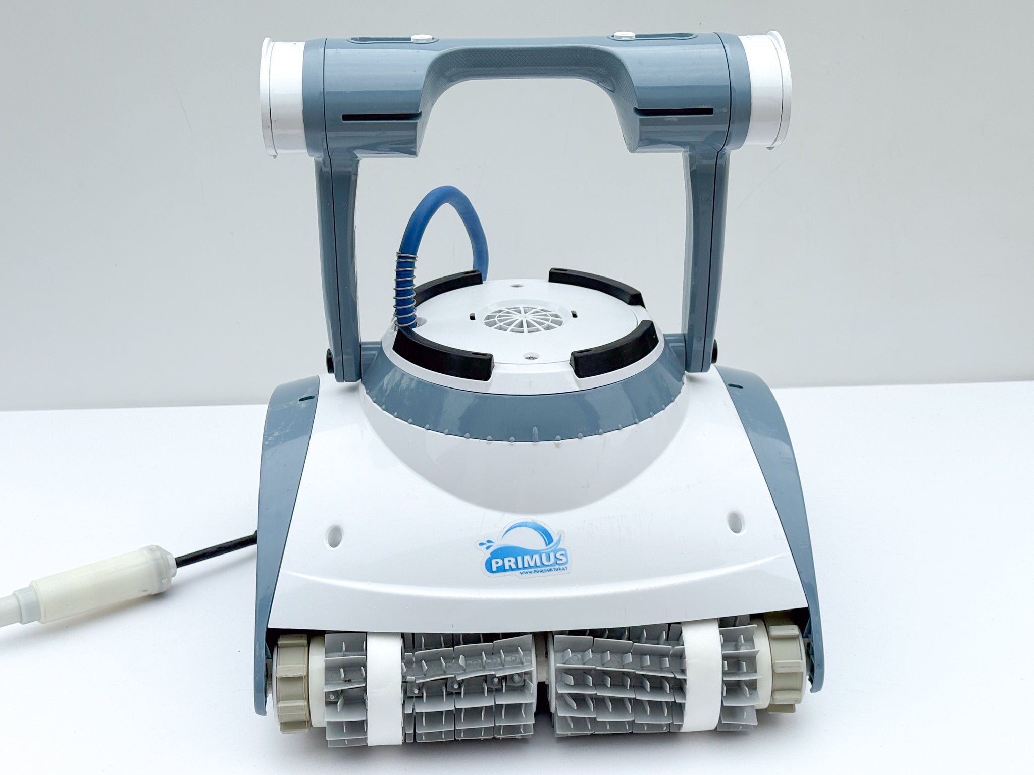 Dolphin Master M5 Pool Robot