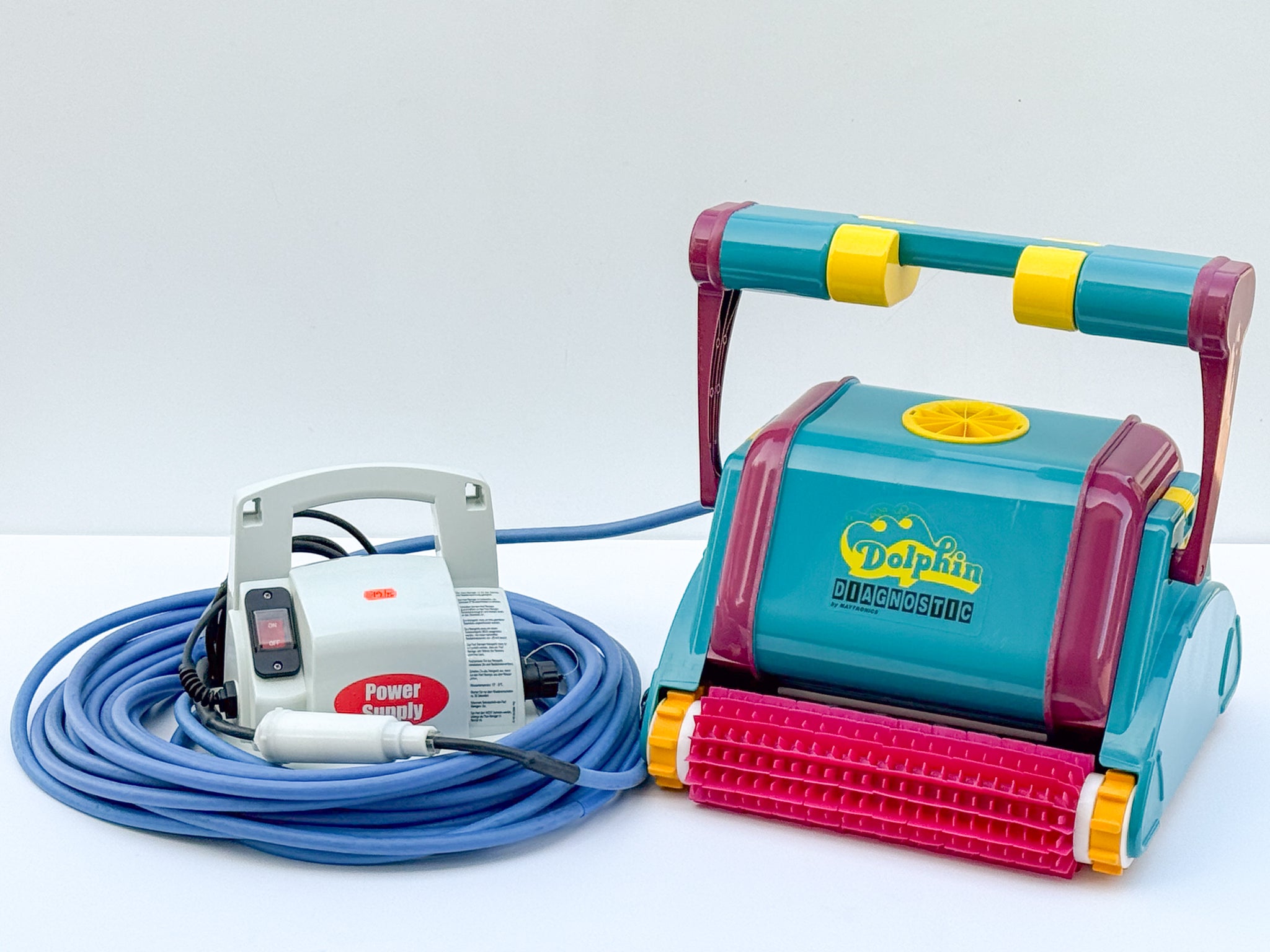 Dolphin Diagnostic Pool Robot