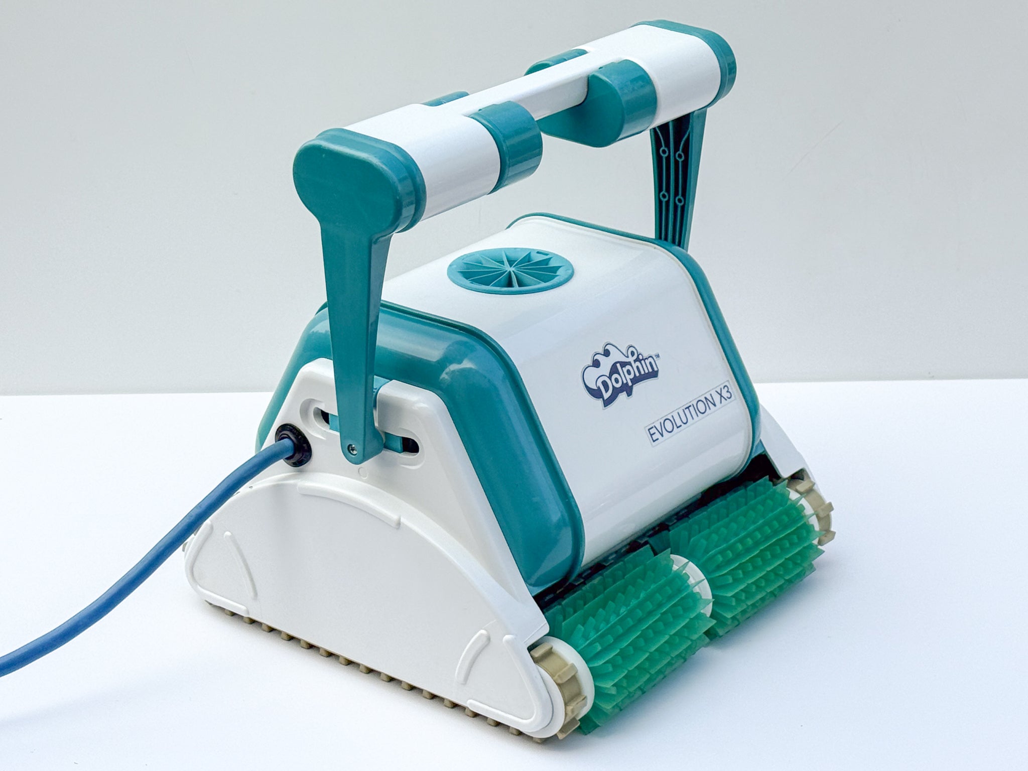 Dolphin Evolution X3 Pool Robot
