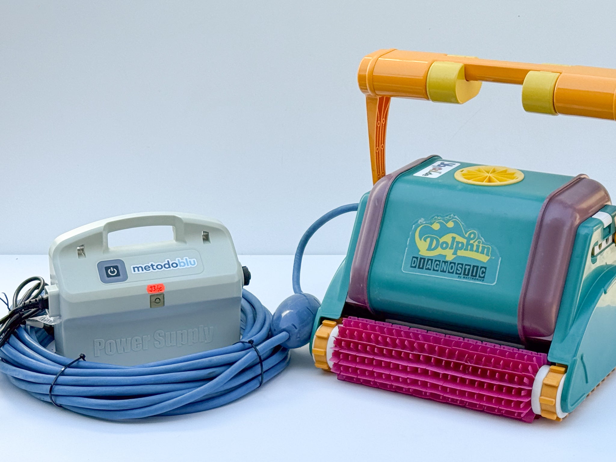 Dolphin Diagnostic Pool Robot