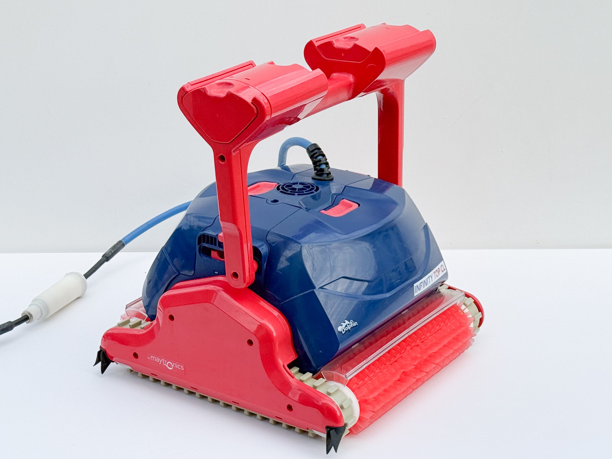 Dolphin Infinity Top CL Pool Robot
