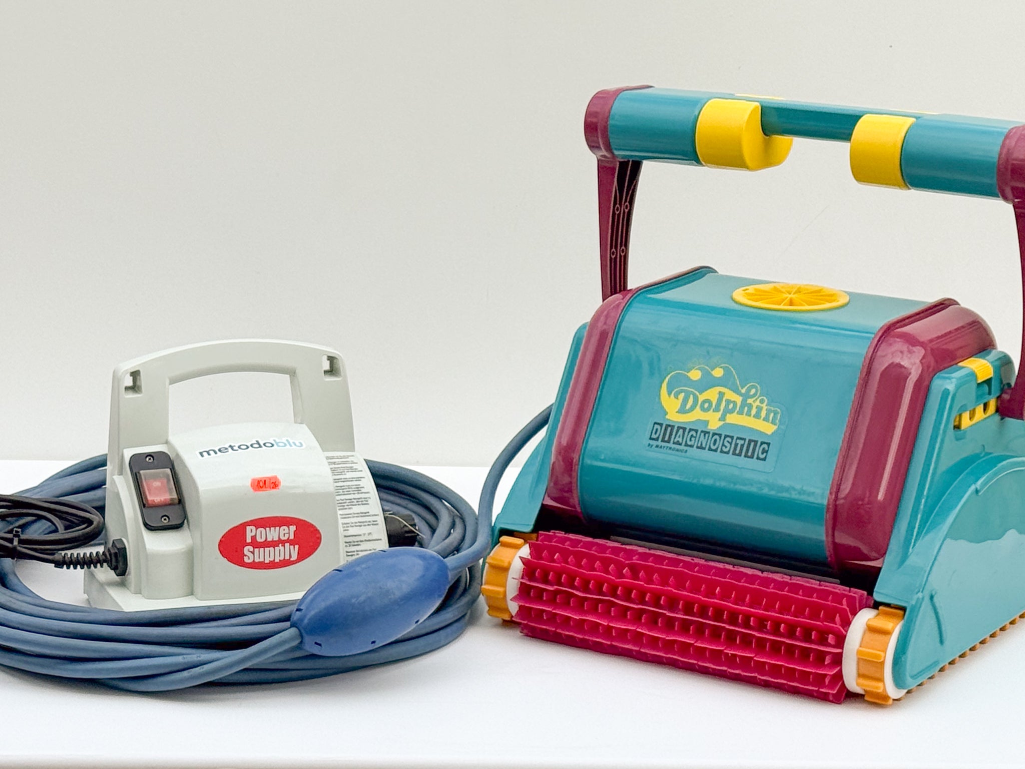Dolphin Diagnostic Pool Robot